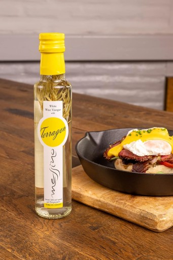 Grécky biely vínny ocot s estragónom Messino, aromatický ocot do jedál