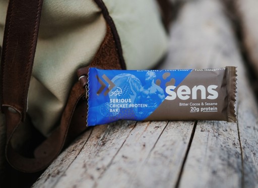 Keto proteínová tyčinka - horká čokoláda a sezam - Sens - 60 g/20 g bielkovín