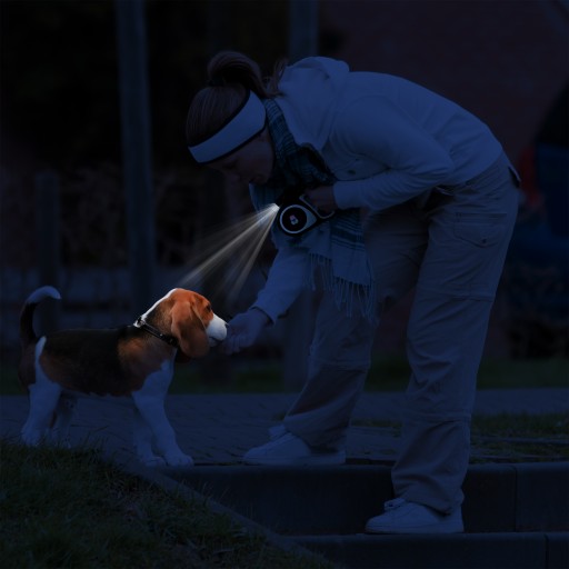 VODÍTKO PRE PSA MAČKU AUTOMATICKÁ PEVNÁ PÁSKA 5M SO ZÁMKOM 15KG LED BATERKA
