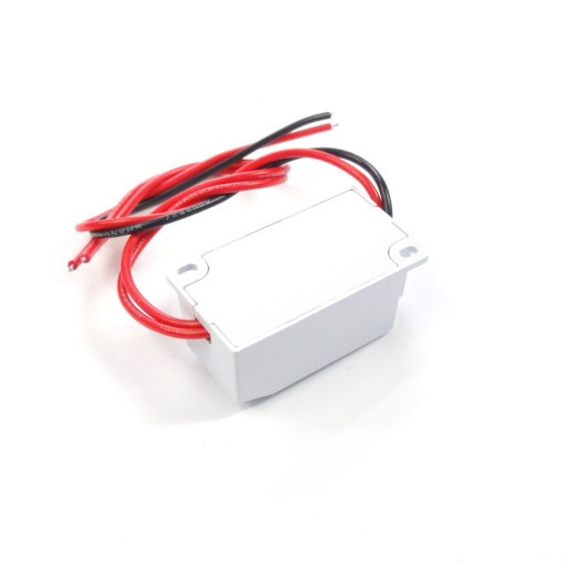 230V AC-DC menič v 12V znižovacom kryte