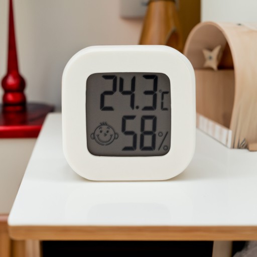 IZBOVÝ TEPLOMER METEOSTANICA DIGITÁLNY MULTIFUNKČNÝ LCD HYGROMETER