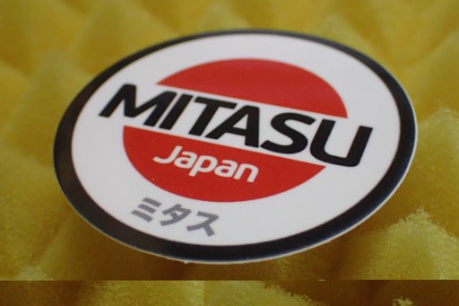 NÁLEPKA MITASU JAPONSKO 4,8 x 4,8 cm