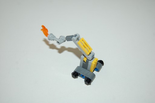 LEGO SUPER HEROES IRON MAN ROBOT DUMB (10g) v2