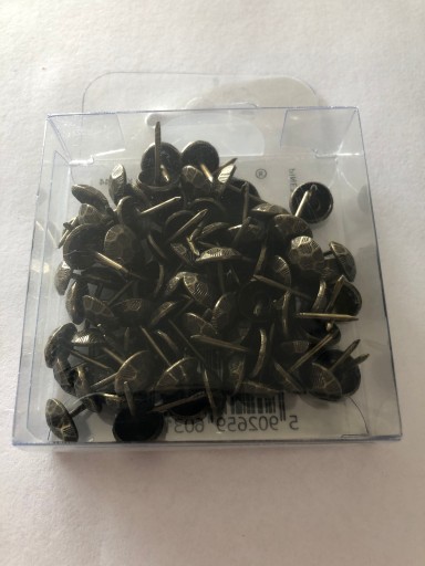 GOMBÍKY NA ČALÚNENIE mosadzné špendlíky 11mm - 75 ks