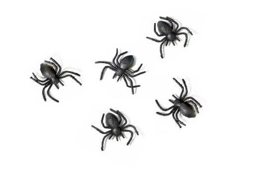 PLASTOVÉ PAVÚKY 3 cm x 3 cm čierne 10 ks Halloweenska dekorácia