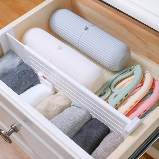 Organizér, nastaviteľná prepážka pre šatníkovú zásuvku 27 - 45 cm