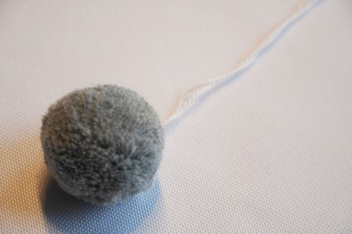 MG Pompon 4,5 cm Guľôčka 100% Akryl ASH