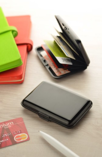 Puzdro na platobné karty a vizitky s RFID blokovaním