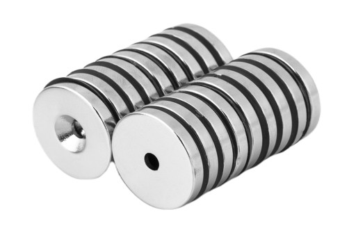 NEODYMIOVÝ MAGNET S OTVOROM NA SKRUTKU Otvor 30X5 mm. 8,5/4,5 N38 STRONG