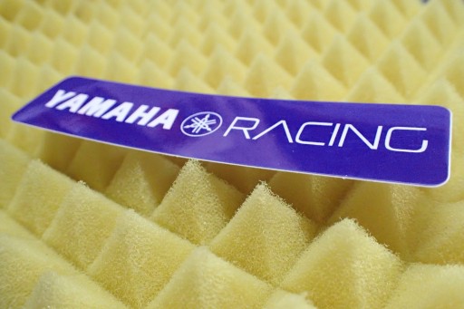 NÁLEPKA PRETEKOV YAMAHA 12,2 x 3 cm