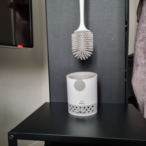 SILIKONOVÁ TOALETNÁ KEFA NA WC