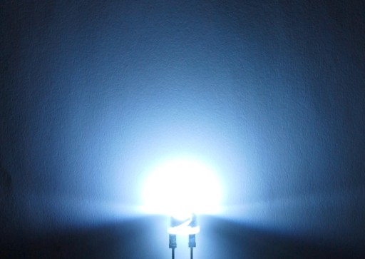 BIELE LED 8mm slamený klobúk 150mA 25 KS diód
