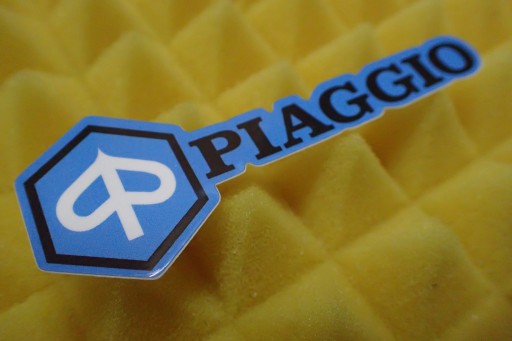 NÁLEPKA PIAGGIO NÁLEPKA 8,2 x 3 cm