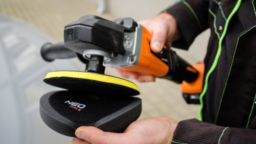 NEO TOOLS LEŠTIACA PODLOŽKA 150 X 150 MM X 25 MM MÄKKÁ HUBKA ČIERNA 08-982