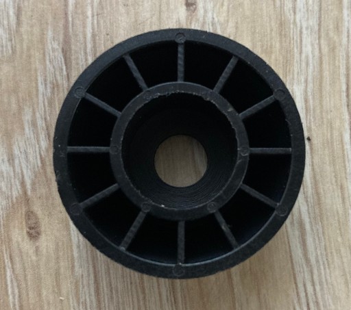 Univerzálna plastová základná pätka 35 mm