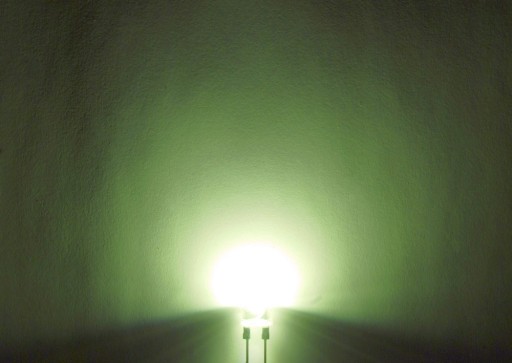 BIELE LED 8mm slamený klobúk 150mA 25 KS diód