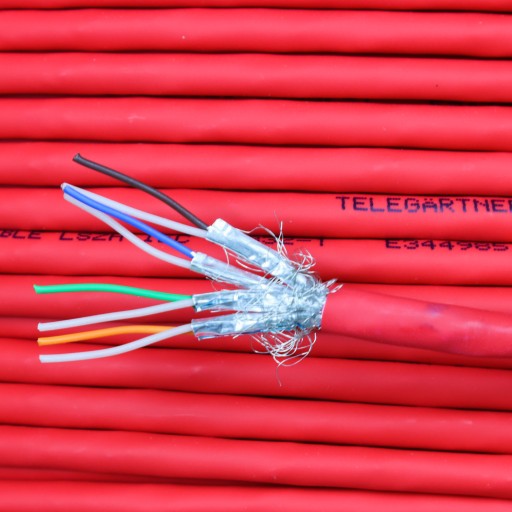 Telegartner LAN kábel červený prameň CAT7 S/FTP 1m