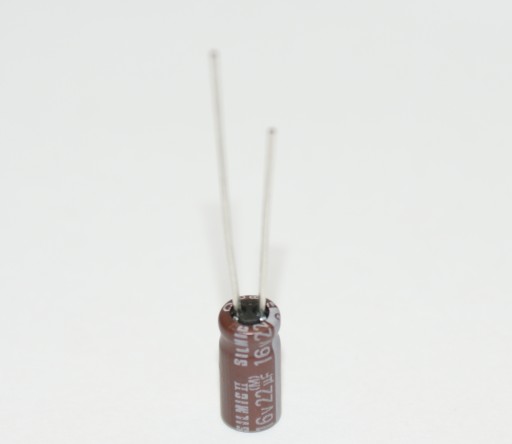 ELNA SILMIC II RFS 22uF/16V PRE AUDIO - 4ks (#120)