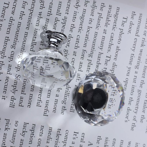 KRIŠTÁĽOVÝ NÁBYTOK GOMBÍK VERA KĽÚČKA 30mm BRILANT