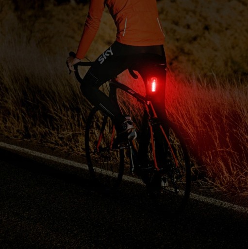 PREDNÉ ZADNÉ BICYKLE LAMPA SÚPRAVA VÝKONNÝCH VODEODOLNÝCH USB BATÉRIÍ
