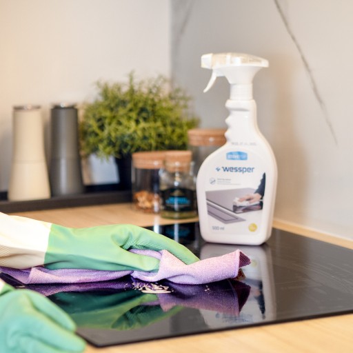 Tekuté mlieko na čistenie indukčných varných dosiek Wessper, 0,5l