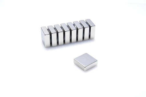 Neodymový tanierový magnet MPŁ 15x15x5 N38