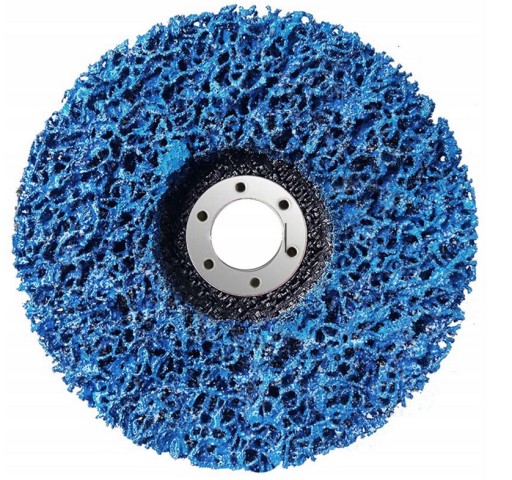 VLIESOVÝ DISK NA KOVOVÚ OCEL ODSTRAŇOVANIE HRDZE DREVA ČERNÝ VLAS 125mm