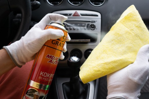 SPREJOVACIE DOSKY NA ČISTENIE KOKPITU JAHODA 750