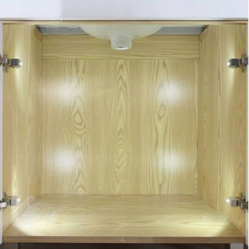 3 LED svietidlo + A23 12V batéria do skrinky s krídlovými dverami