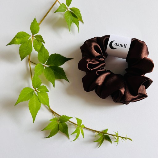 Saténová scrunchie kravata do vlasov Tmavá čokoláda