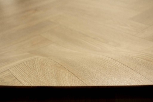 šírka 2 m BÉŽOVÝ ELASTICKÝ PVC KOBEREC AKO PARKETY RYBIA KOST