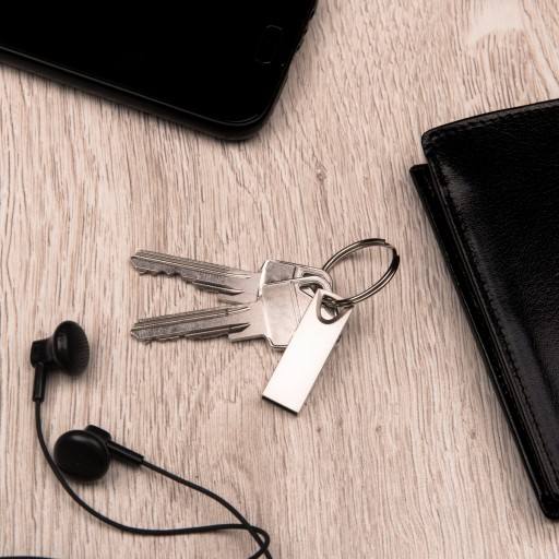 Mini ELEGANCE kovový prívesok 1 GB USB 2.0 + gravírovanie S MENOM ZA DARČEK