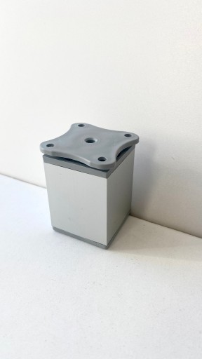 Nábytkové nohy štvorcové V-6 cm strieborné 4x