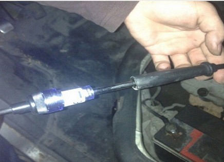 Tester zapaľovacích sviečok, max 250V