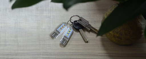 MINI NOČNÁ LAMPA 3 LED USB PRENOSNÁ SMD KĽÚČENKA