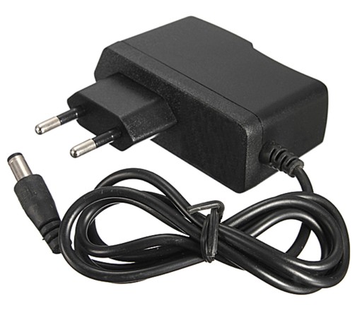 NAPÁJACÍ ADAPTÉR PRE ROUTER 5V 2A DC ZÁSTRČKA 2.1 / 5.5 PLP49