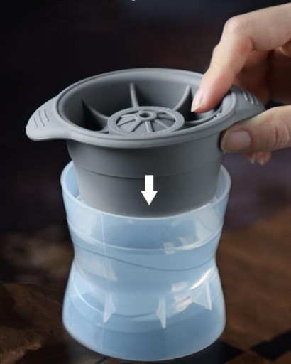 Zariadenie na výrobu ľadových gúľ, tvar gule 5 cm.