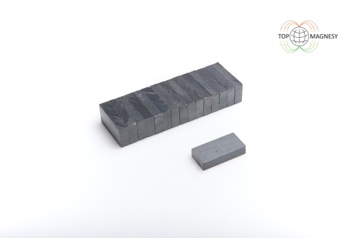 Magnet na feritovú platňu MPŁ 25x12,5x5 F30 10ks