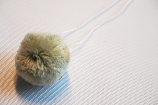 MG Pompon 4,5 cm Guľa 100% Akryl svetlý OLIVOVÝ