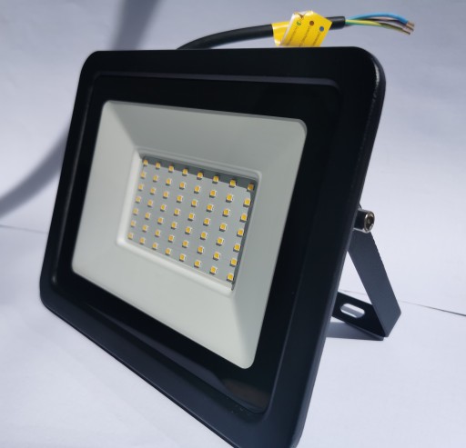 HALOGÉNOVÉ SVETLO BIELE NEUTRÁLNE EKO SVETLO LED 50W 4000K