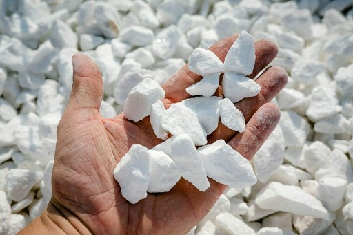 THASSOS GRYS 8-16mm 1kg SNEHOBIELA GLITROVÁ ZÁHRAD.