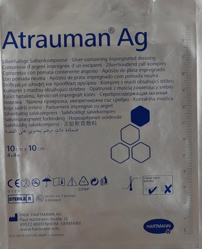 ATRAUMAN AG 10x10 cm 1 ks obväz s masťou s obsahom strieborných iónov STRIEBORA