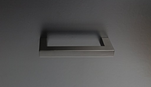 Štvorcová čierna nábytková úchytka Nábytkové úchytky XETRIS nábytková úchytka 128mm