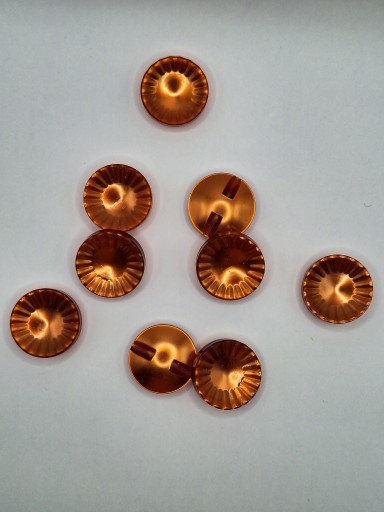 Plastový ozdobný kvet Červený Oranžový gombík so závitom 23 mm