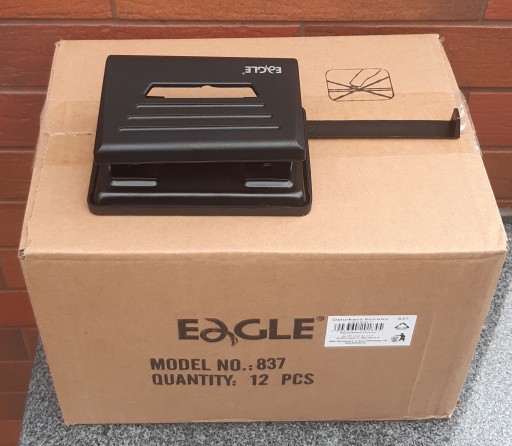 Stolová dierovačka Eagle 837, čierna, 25 listov