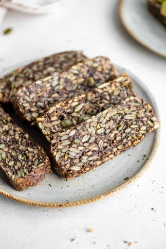 ZRNNÁ ZMES NA CHLEBOVÝ ŠALÁT zmes 500g ECOBI