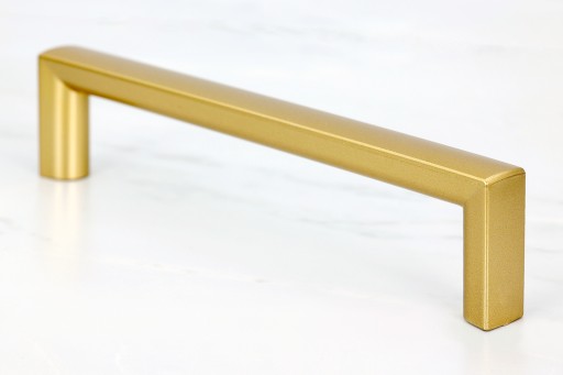 ZLATÁ NÁBYTKOVÁ ÚCHYTKA KUCHYŇSKÁ SKRIŇOVÁ ÚCHYTKA, ROVNÁ, UNIVERZÁLNA 96MM