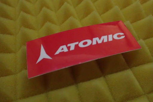 NÁLEPKA ATOMIC STICKER 7,6 x 3 cm