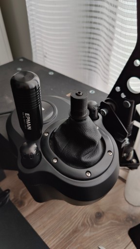 Adaptér Logitech G25, G27, G29 pre gombík Epman