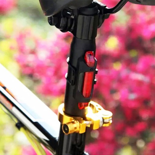 LED ZADNÁ BICYKELOVÁ LAMPA, vstavaná batéria, USB nabíjanie